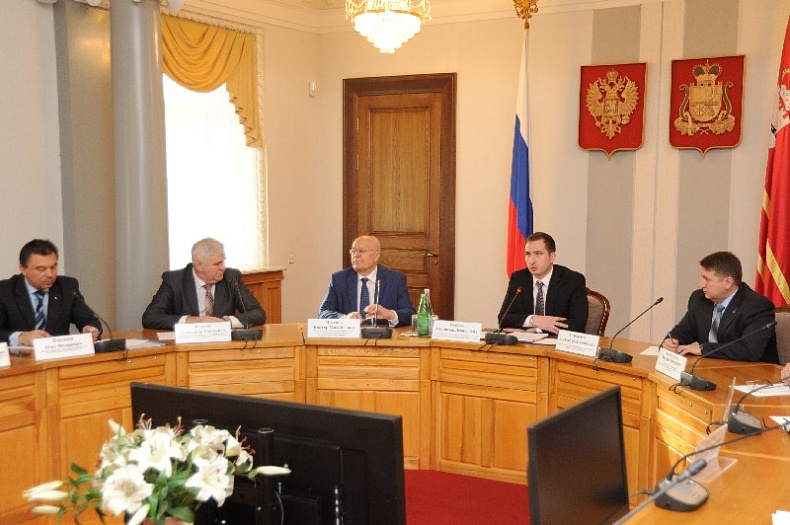 В Смоленской области обсудили проблемы и перспективы развития промышленности