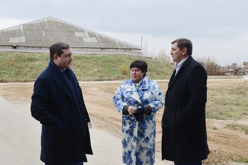 Губернатор Алексей Островский ознакомился с  ходом реализации проекта по строительству нового современного картофелехранилища